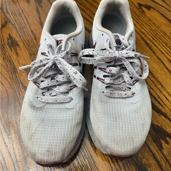 Nike Gray and Burgundy Running Shoes - Picture 6 of 6